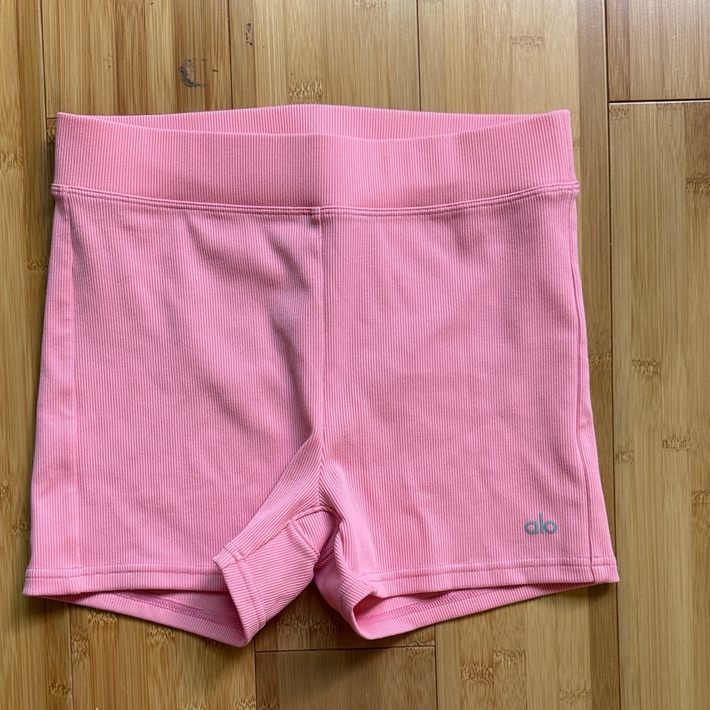 Alo Ribbed Biker Shorts